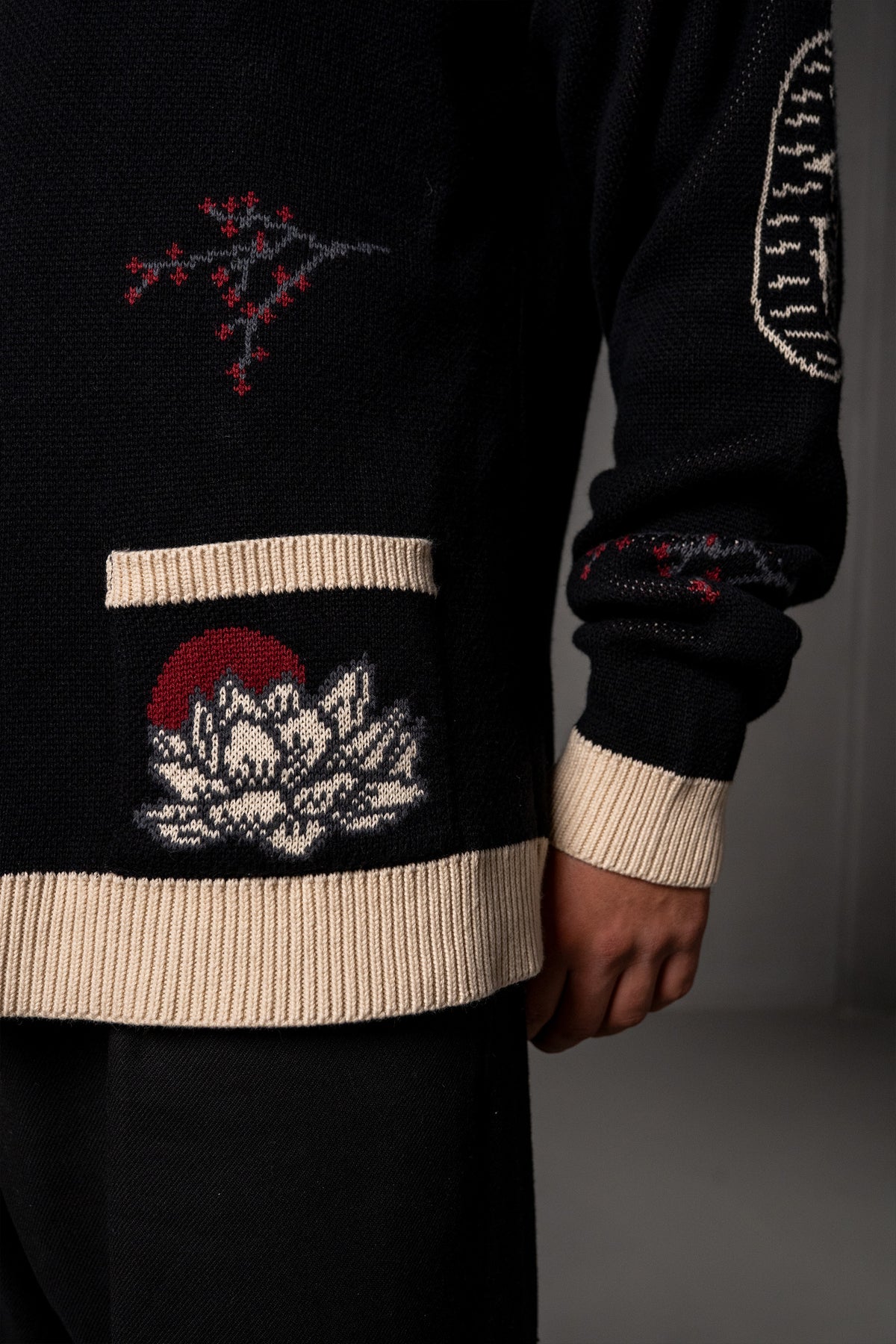 Herren Cardigan mit Japan-Applikationen – Schwarz, Detail