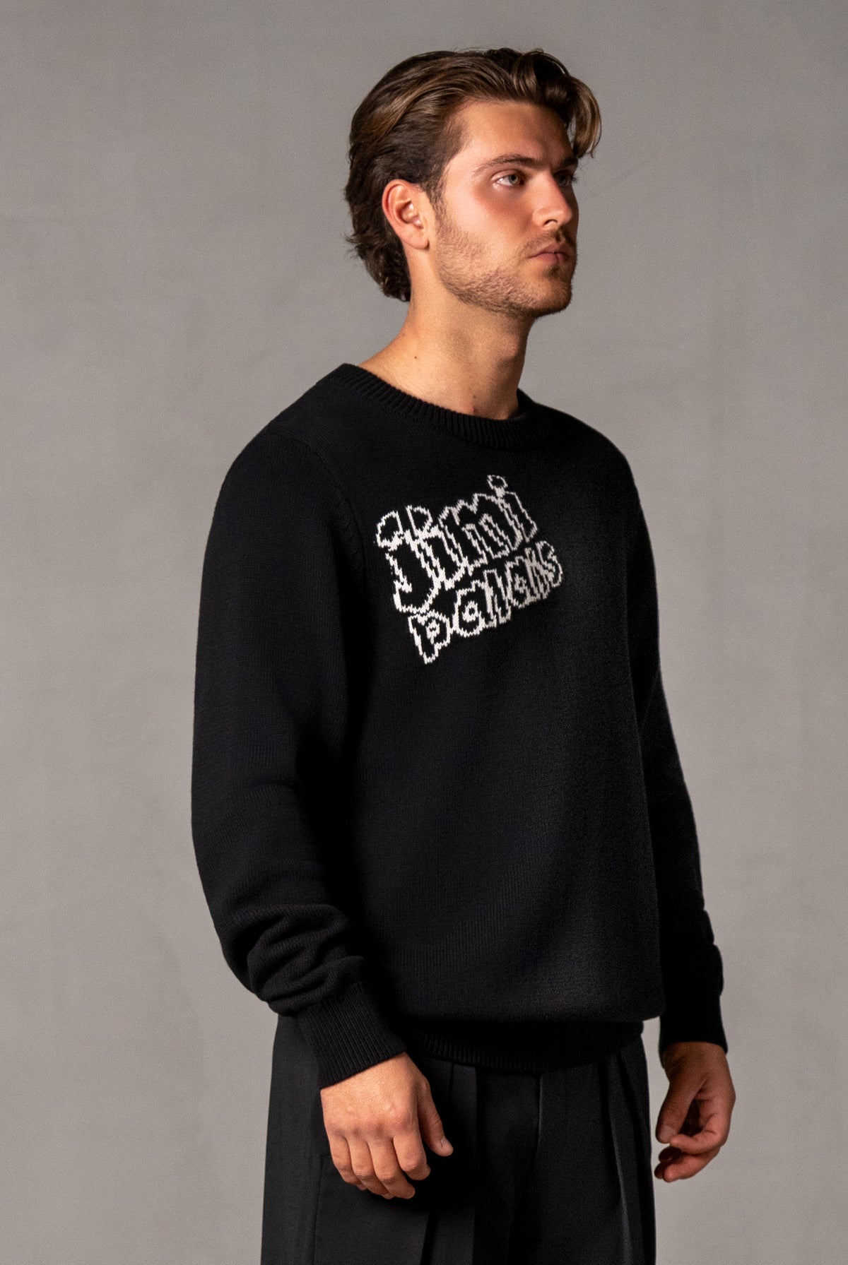 Herren Strick-Sweater mit JIMI PALAIS Jacquard-Logo – Schwarz, Seitenansicht