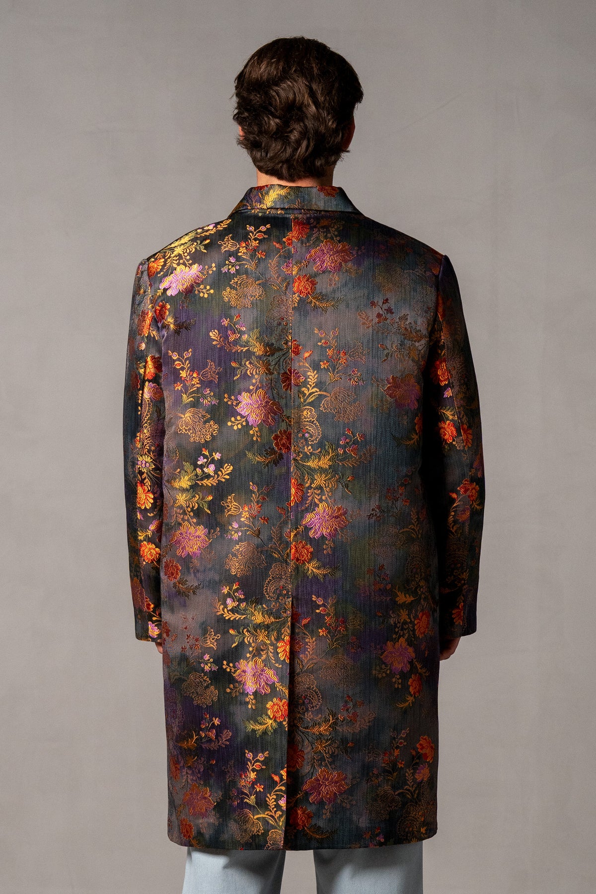Herren Mantel mit japanischem Blumen-Jacquard – Blumenmuster, Rückansicht
