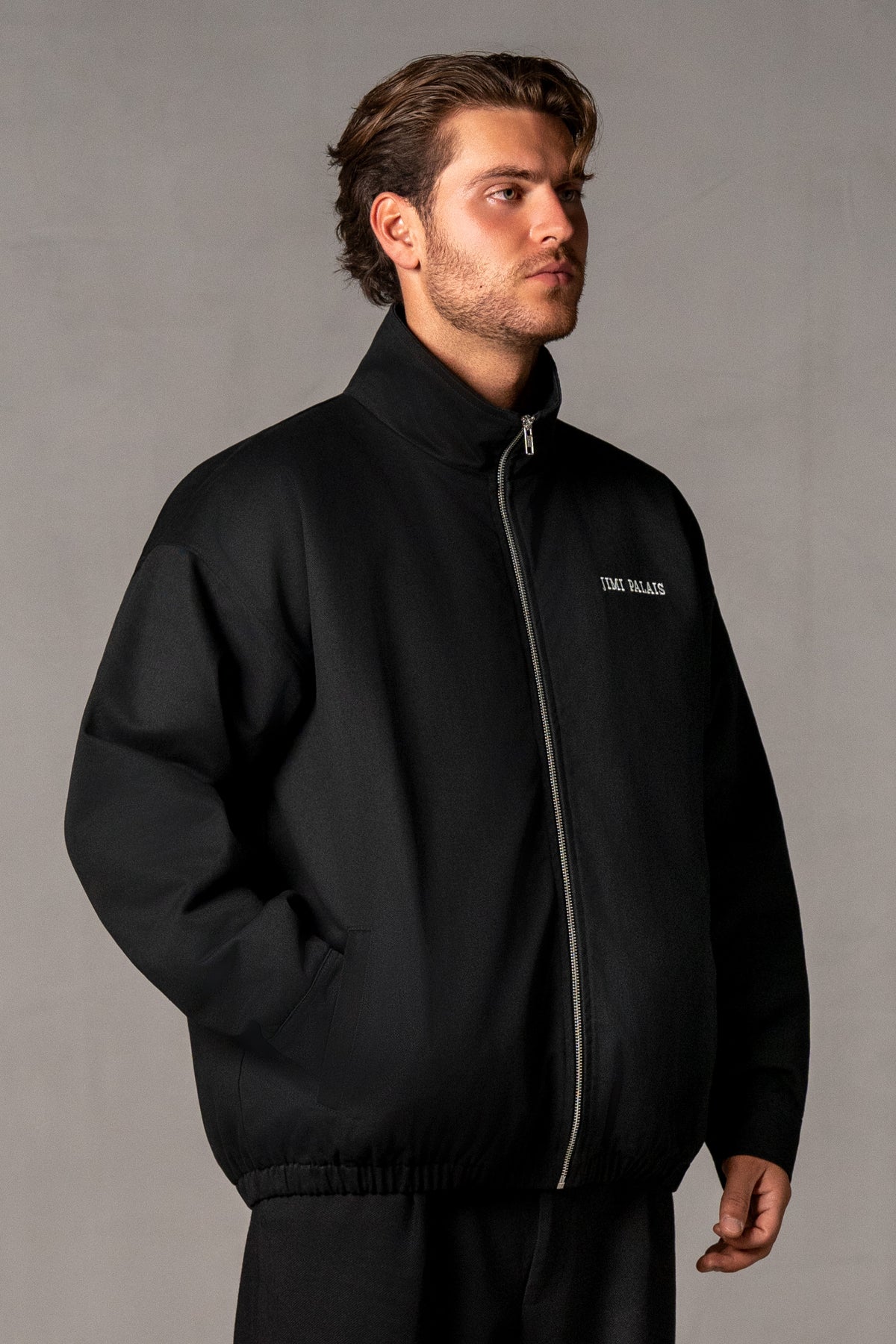 Herren Jacke Schwarz mit JIMI PALAIS Logo – Schwarz, Seitenansicht