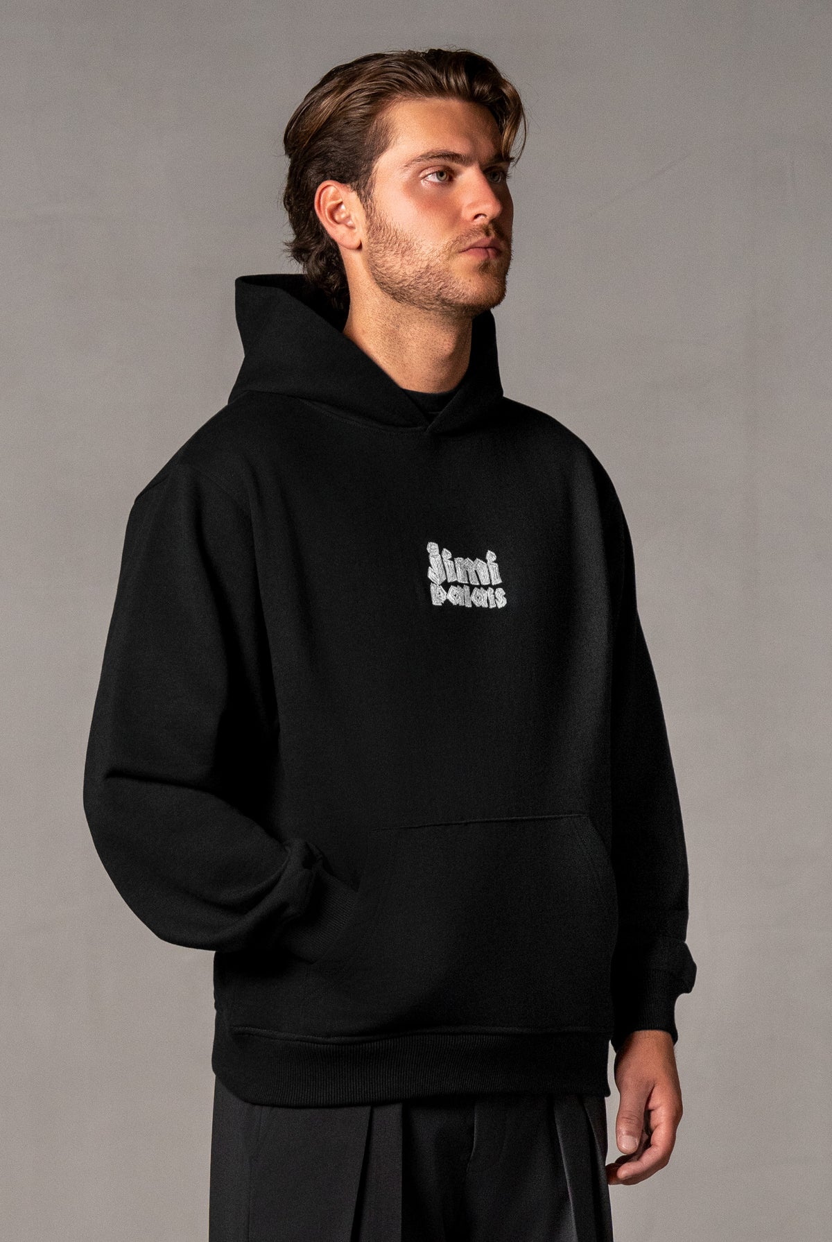 Herren Hoodie Schwarz mit JIMI PALAIS Stick – Schwarz, Seitenansicht