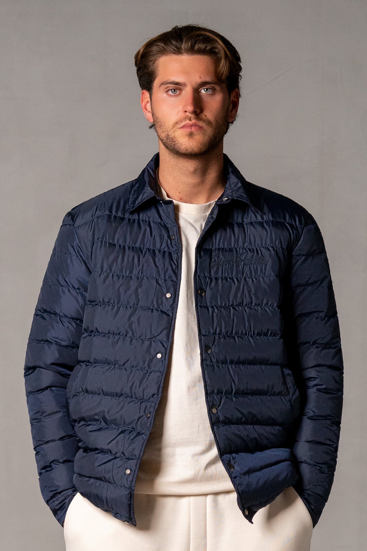 Herren Pufferjacke Dunkelblau mit JIMI PALAIS Stick – Dunkelblau, Vorderansicht