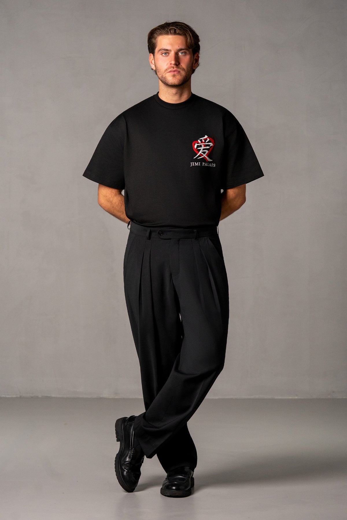 Herren Hose mit Nadelstreifen – Schwarz, Styling