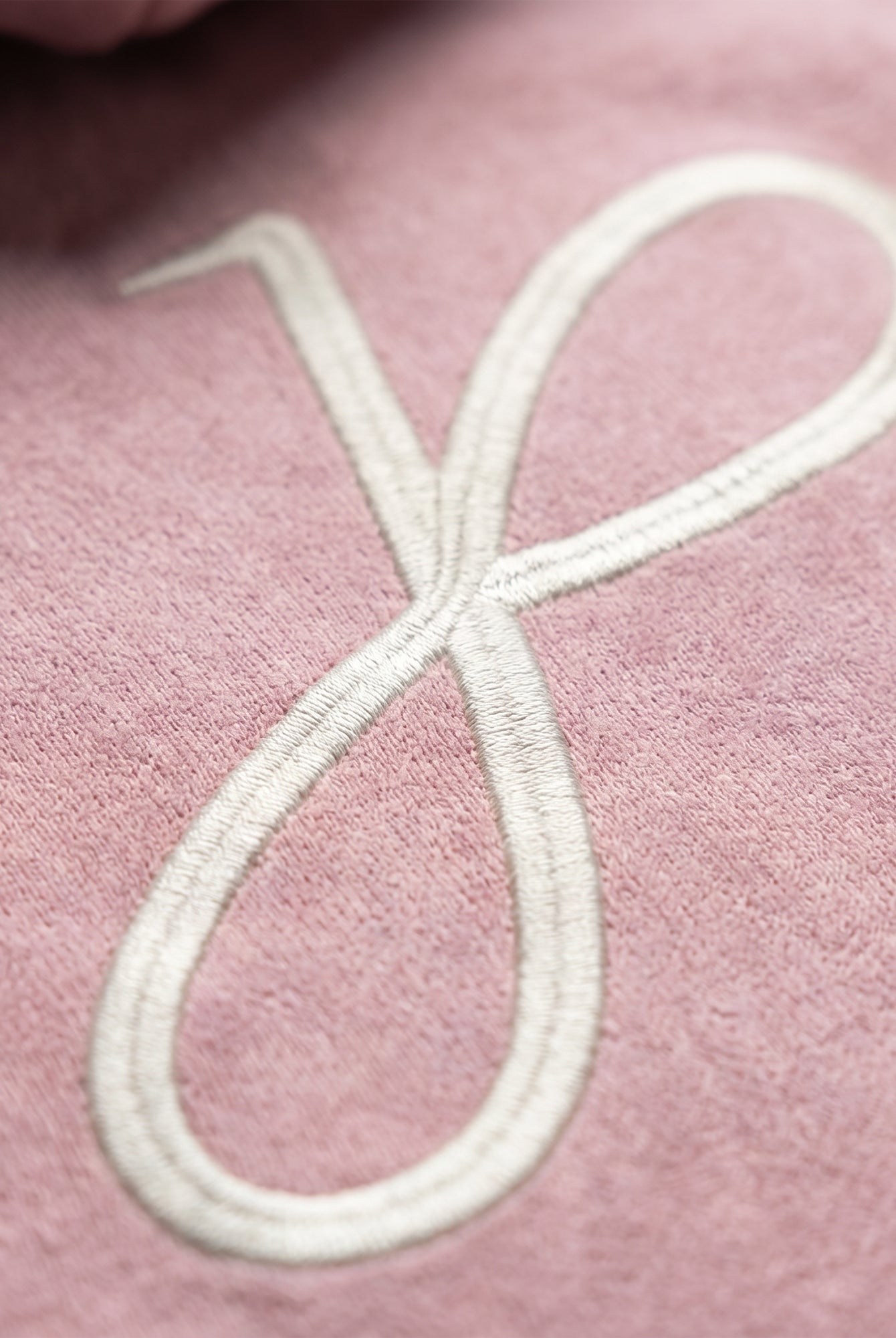 Hoodie mit J Monogramm vorne und großem Print auf der Rückseite