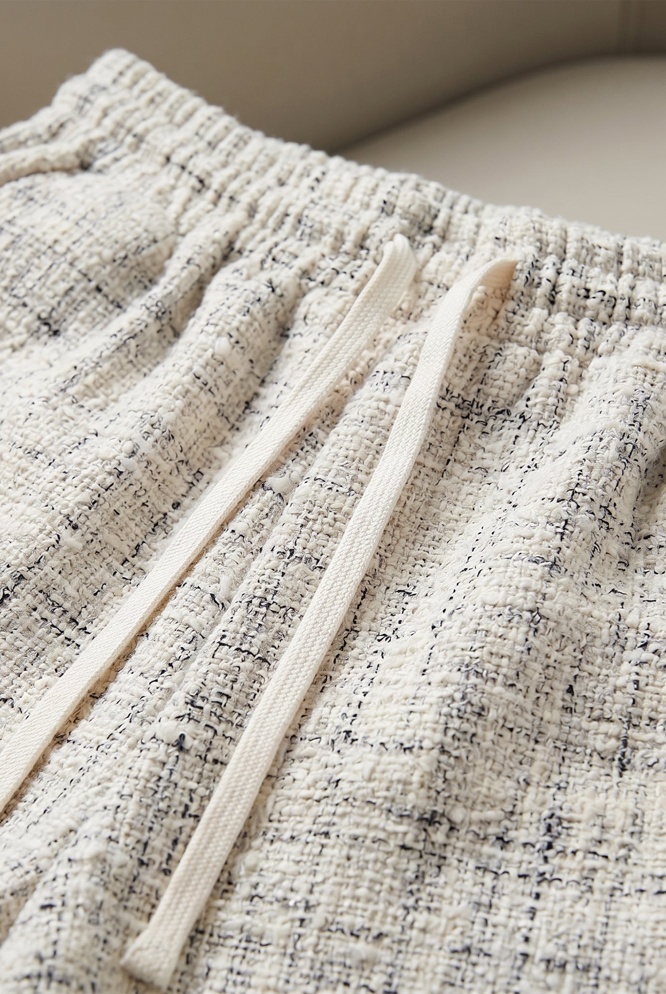 Weiße Velours Short mit Karomuster