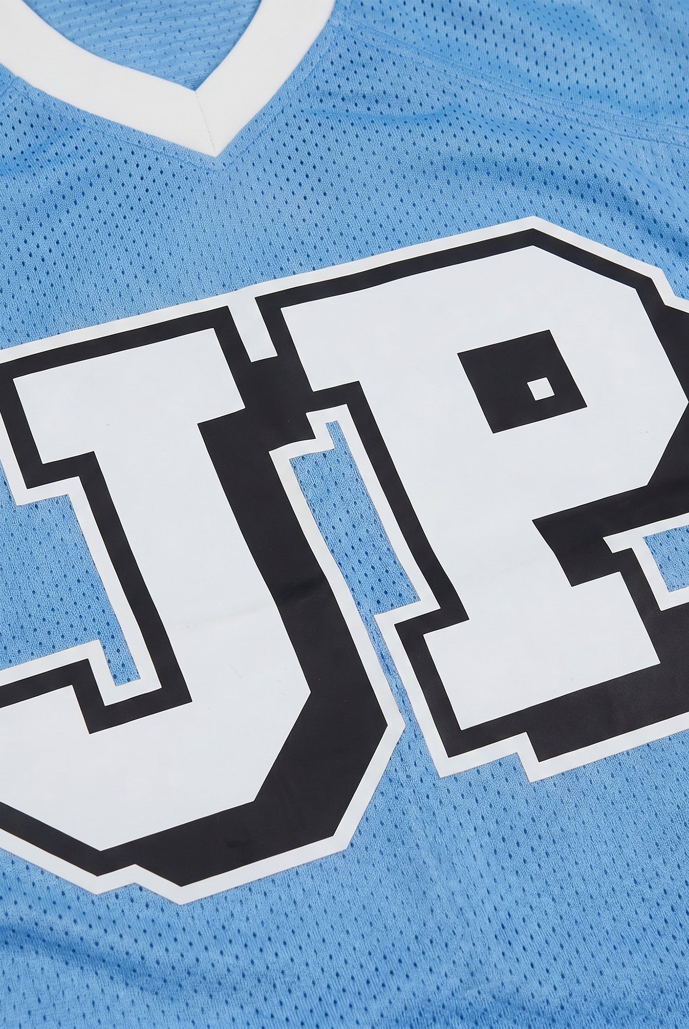 Babyblaues Premium Mesh Jersey mit JP Logo und V-Ausschnitt