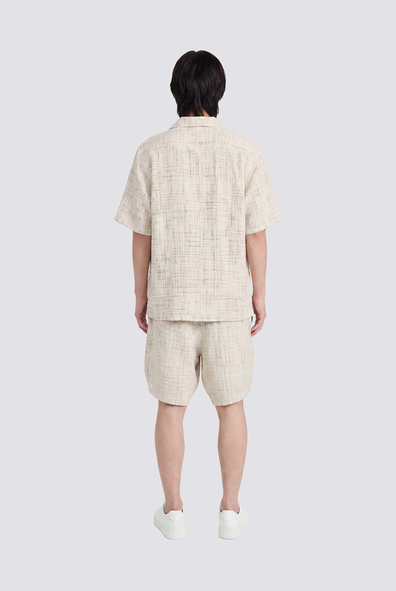 Weiße Velours Short mit Karomuster