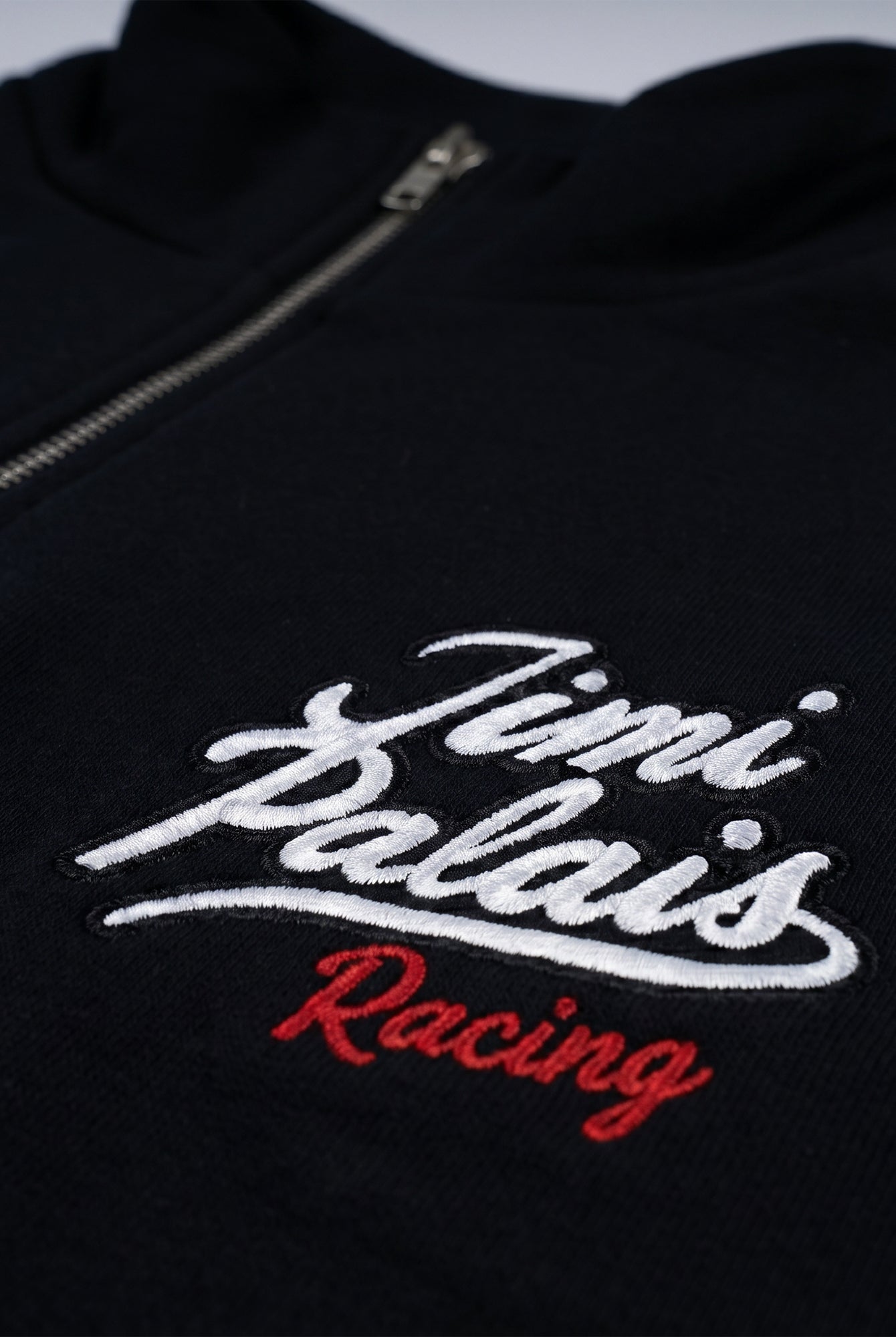 Halfzip Sweatshirt mit Reißverschluss und Racing Patches auf der Vorderseite