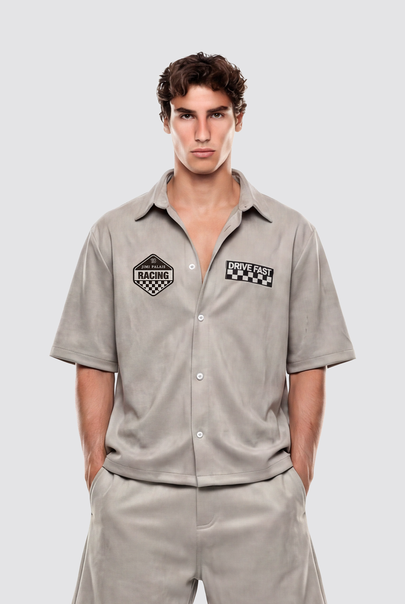 Oversize Hemd mit Alcantara Optik und hochwertigen Applikationen auf der Vorderseite