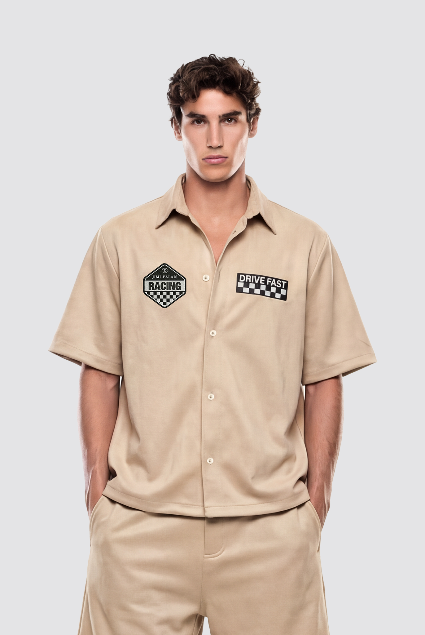 Oversize Hemd mit Alcantara Optik und hochwertigen Applikationen auf der Vorderseite