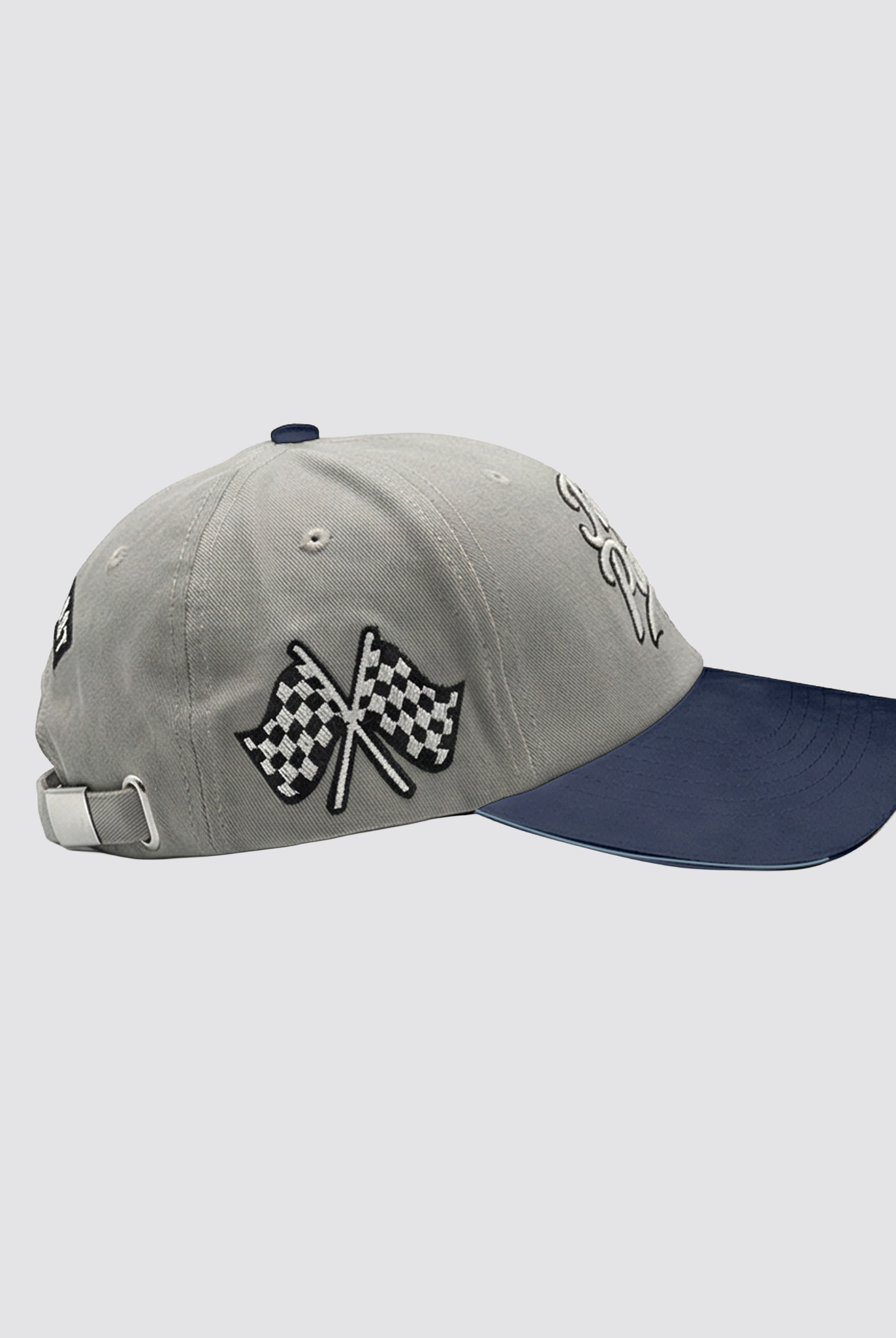 Cap mit Racing Applikationen und Stickerei auf der rechten Seite