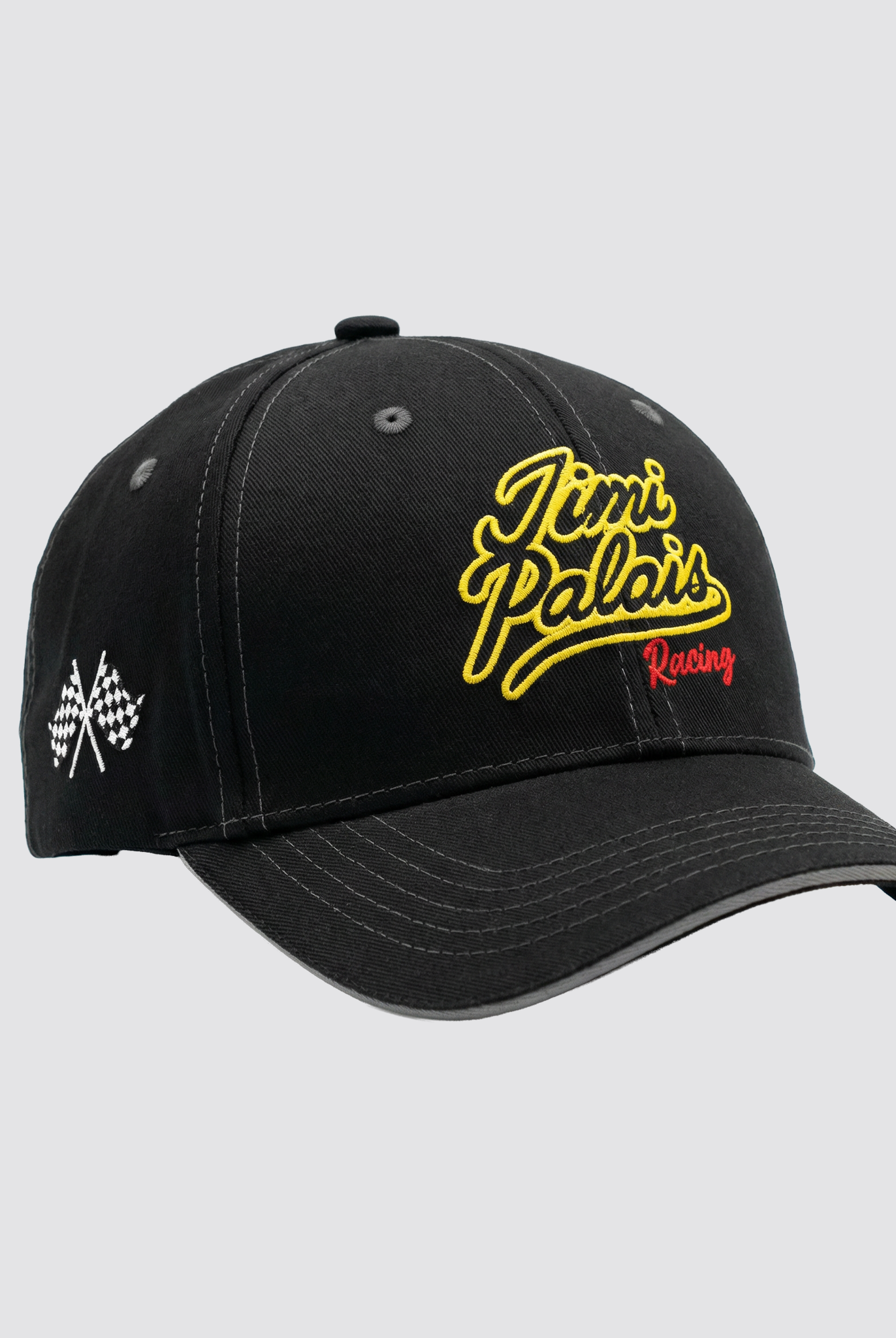 Cap mit detailreicher Stickerei und Patch auf der linken Seite