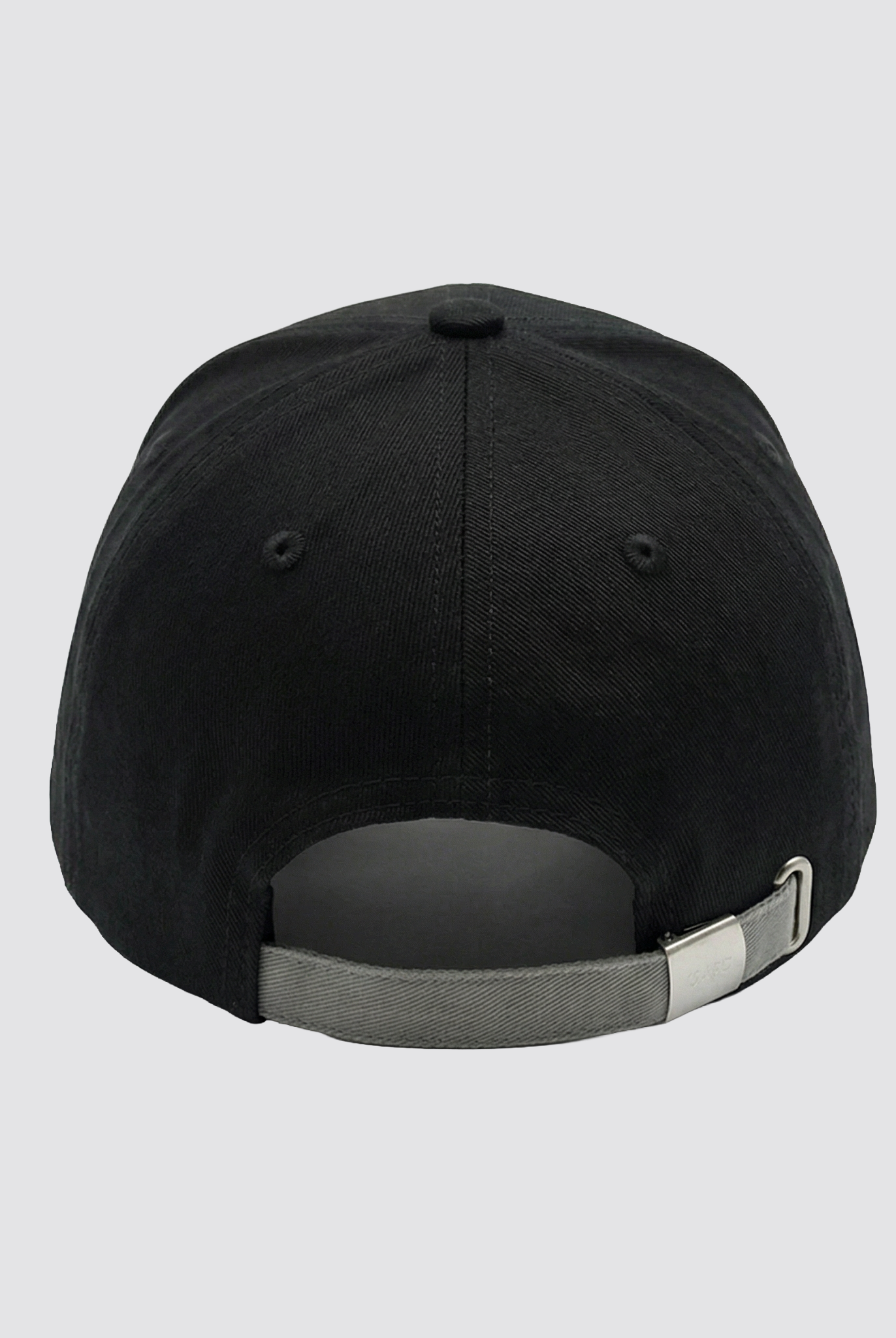 Cap Rückansicht mit verstellbarem Verschluss und Metall Details