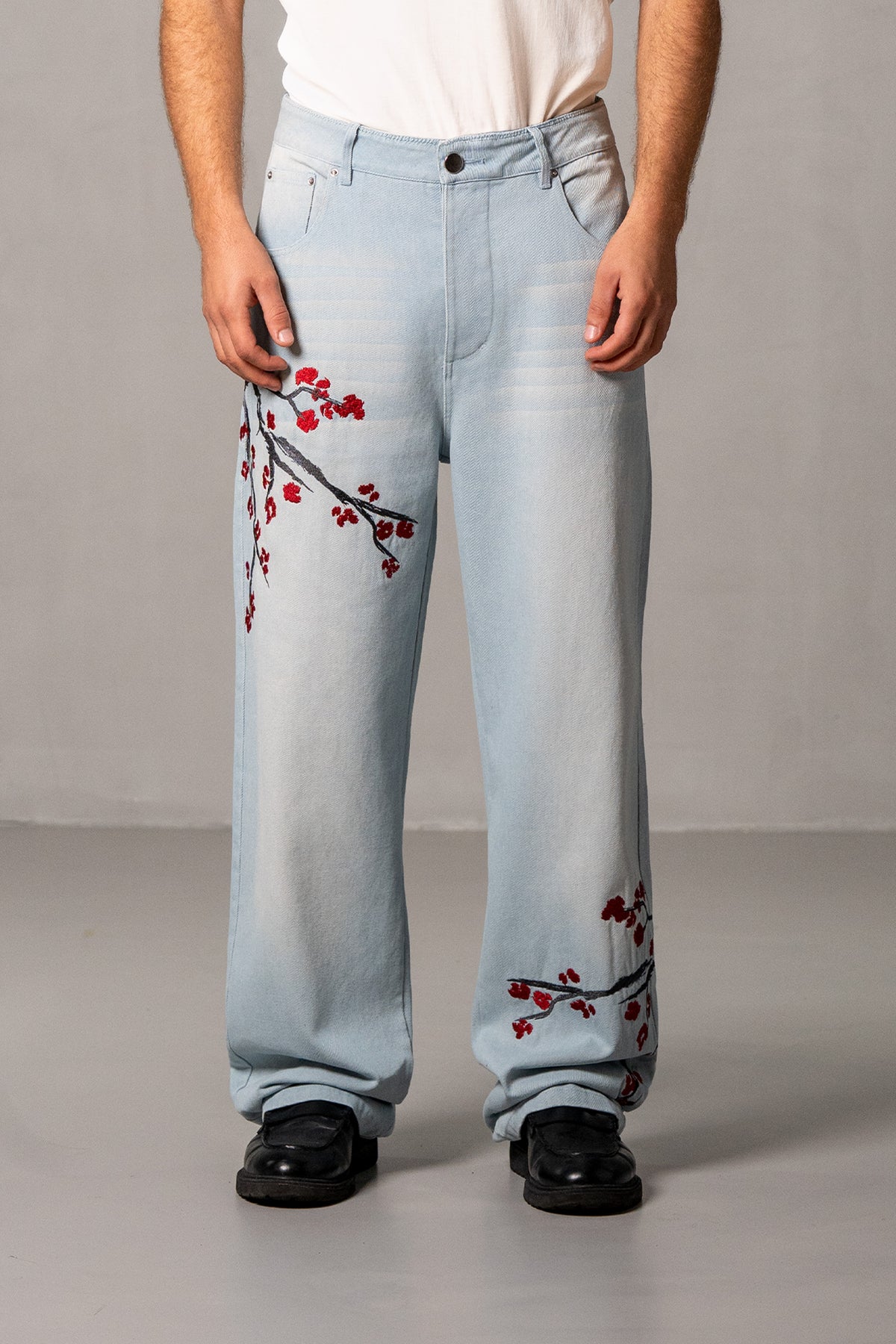Herren Jeans Hellblau mit Japan Applikationen – Hellblau, Vorderansicht