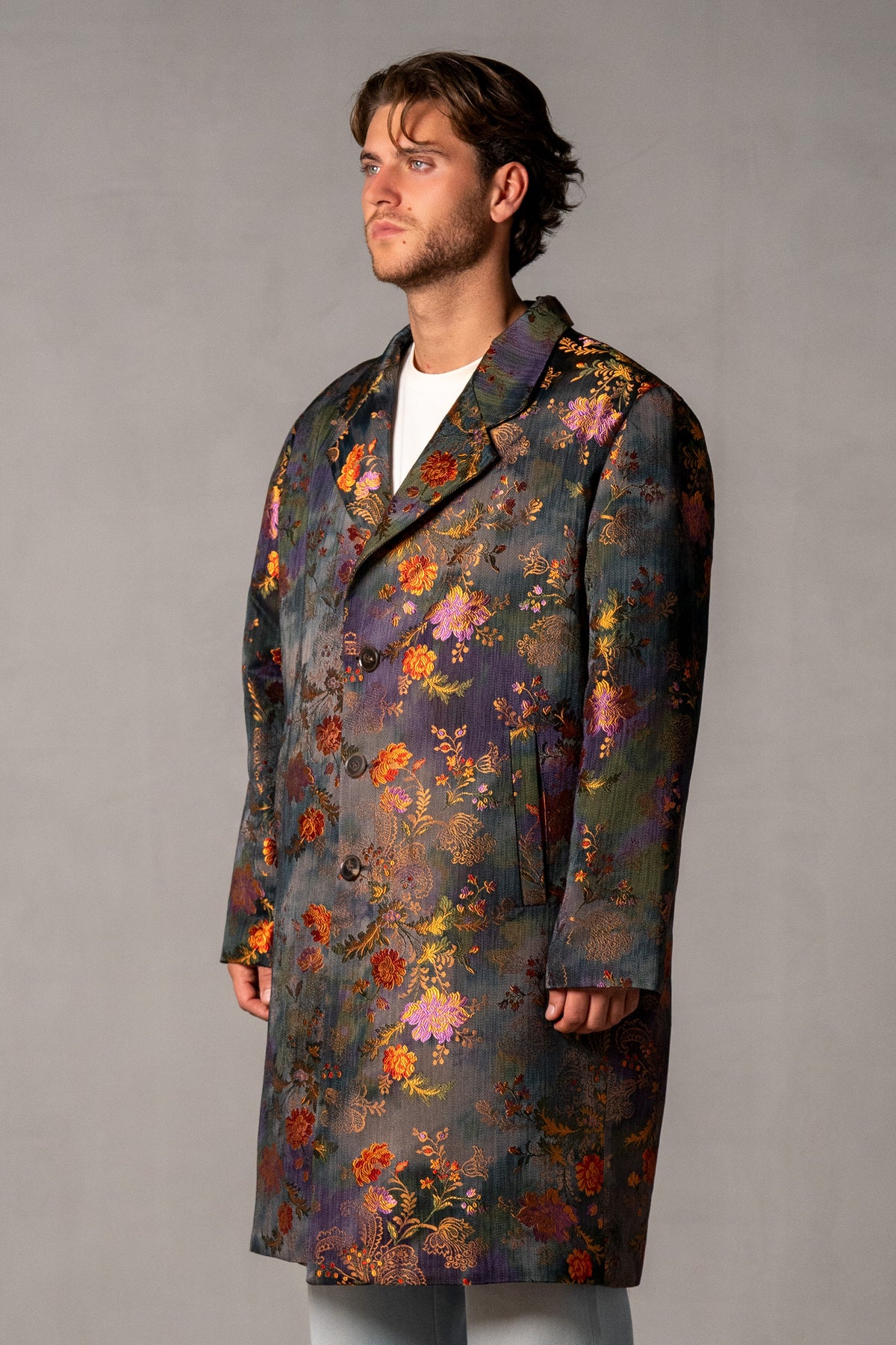 Herren Mantel mit japanischem Blumen-Jacquard – Blumenmuster, Seitenansicht