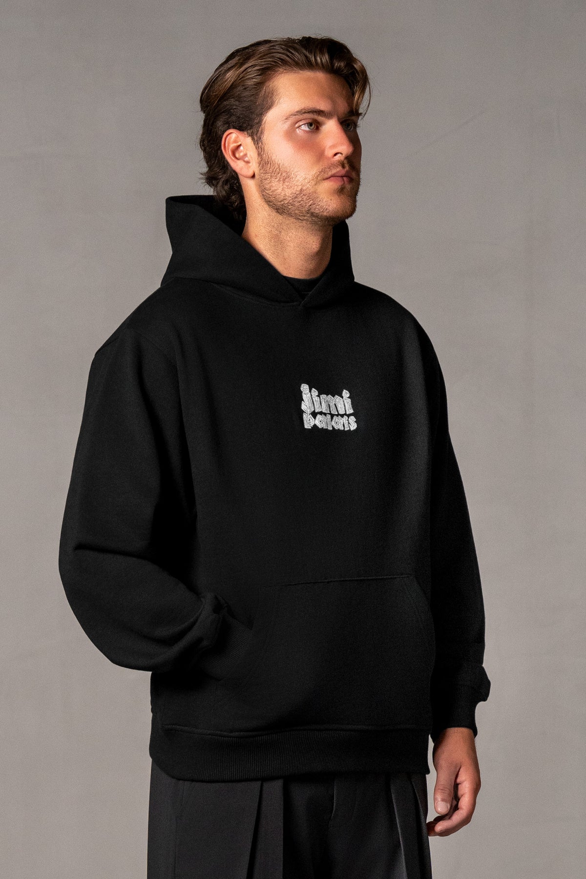 Herren Hoodie Schwarz mit JIMI PALAIS Stick – Schwarz, Seitenansicht