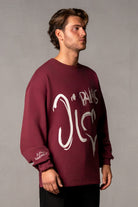 Herren Sweatshirt mit JIMI PALAIS Love-Typografie – Bordeauxrot, Seitenansicht