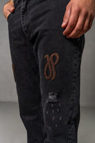 Herren Jeans Schwarz mit JIMI PALAIS Monogramm-Patches – Schwarz, Detail