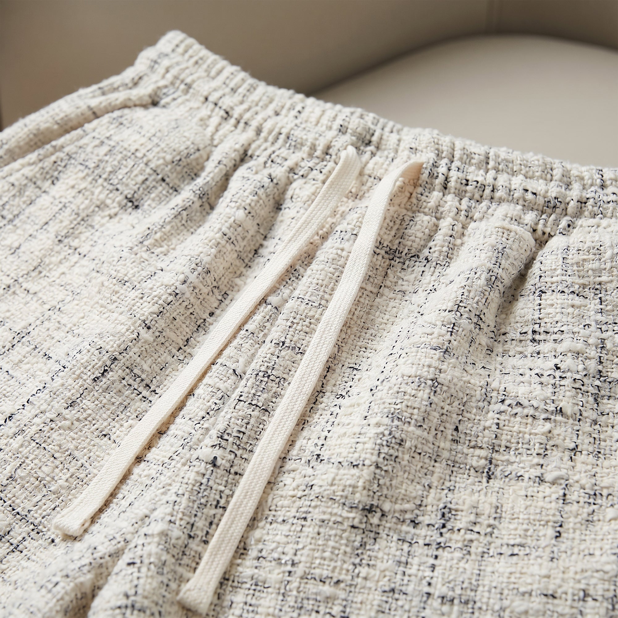 Weiße Velours Short mit Karomuster 