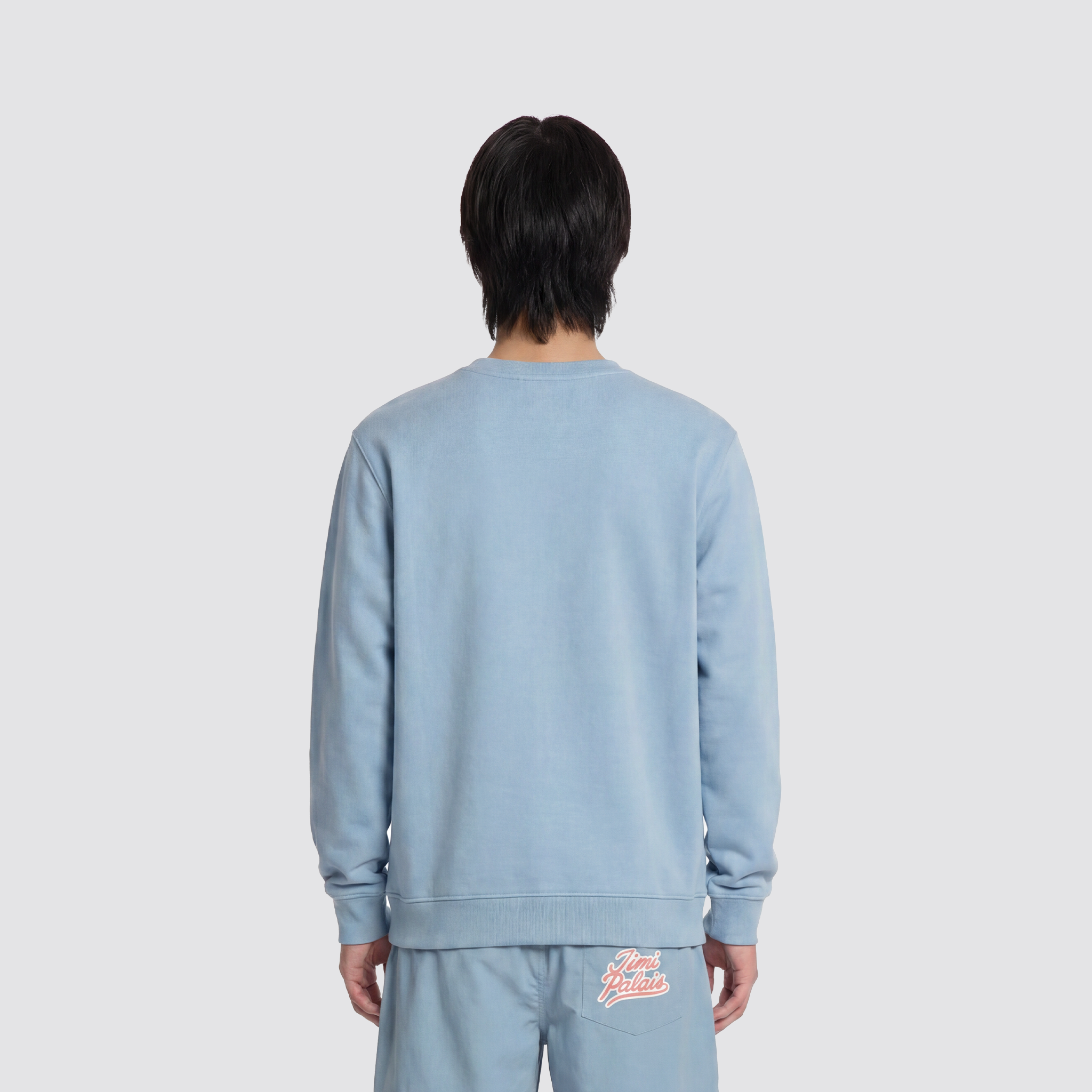 Babyblaues Longsleeve mit J Monogramm und Schriftzug am Kragen