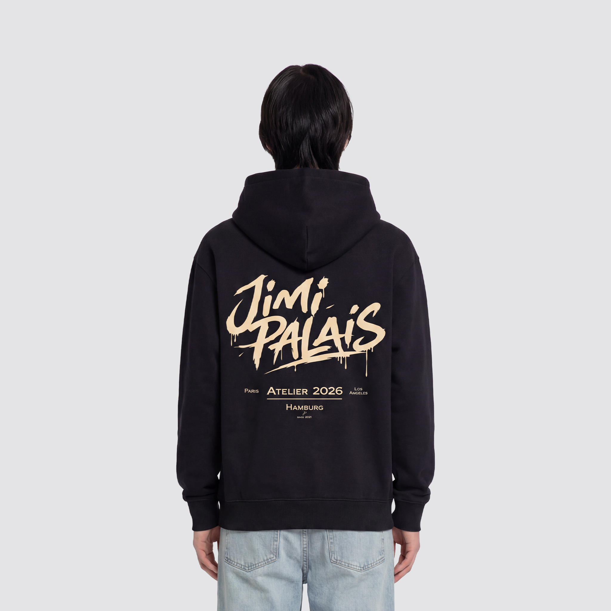 Schwarzer Hoodie mit kleinem Frontprint und großem Rückenprint