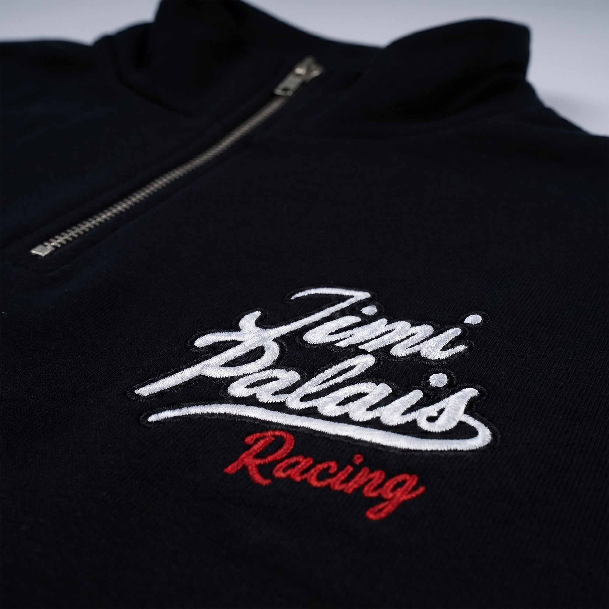 Halfzip Sweatshirt mit Reißverschluss und Racing Patches auf der Vorderseite