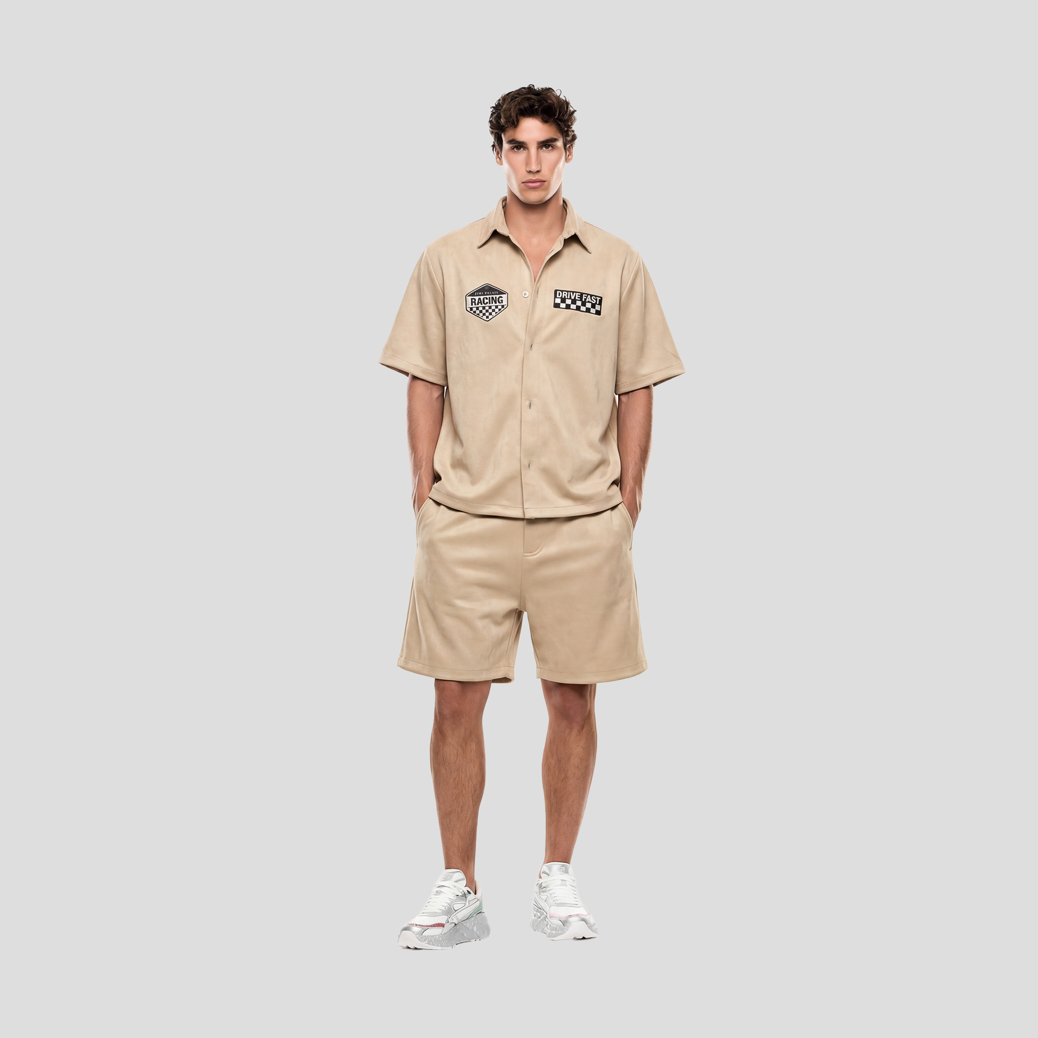 Premium Shorts mit Alcantara Optik, Bund mit Gürtelschlaufen und seitlichen Taschen