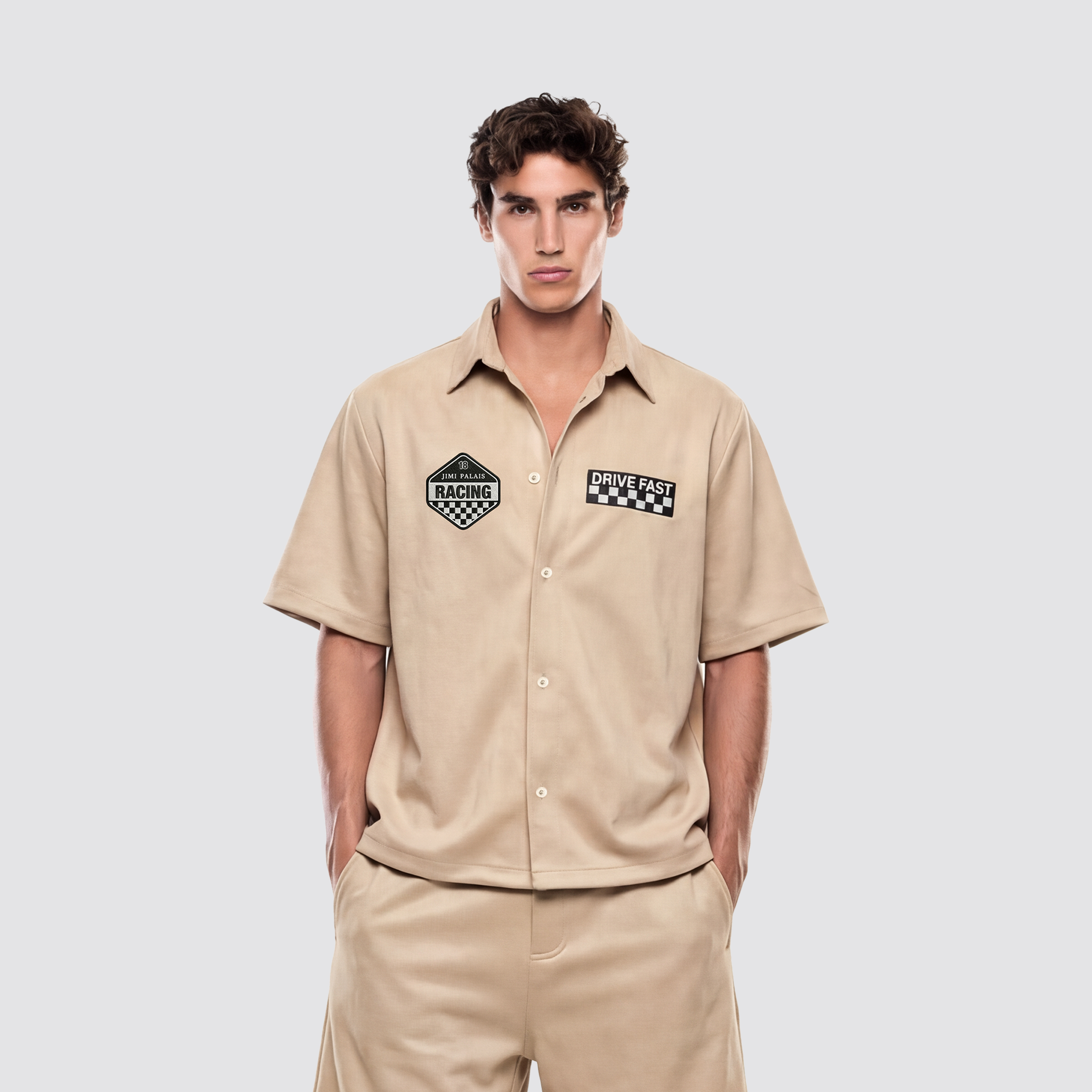 Oversize Hemd mit Alcantara Optik und hochwertigen Applikationen auf der Vorderseite