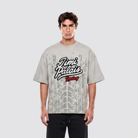 T Shirt mit Bruststickerei und dichtem Stoff in hochwertiger Verarbeitung auf der Vorderseite