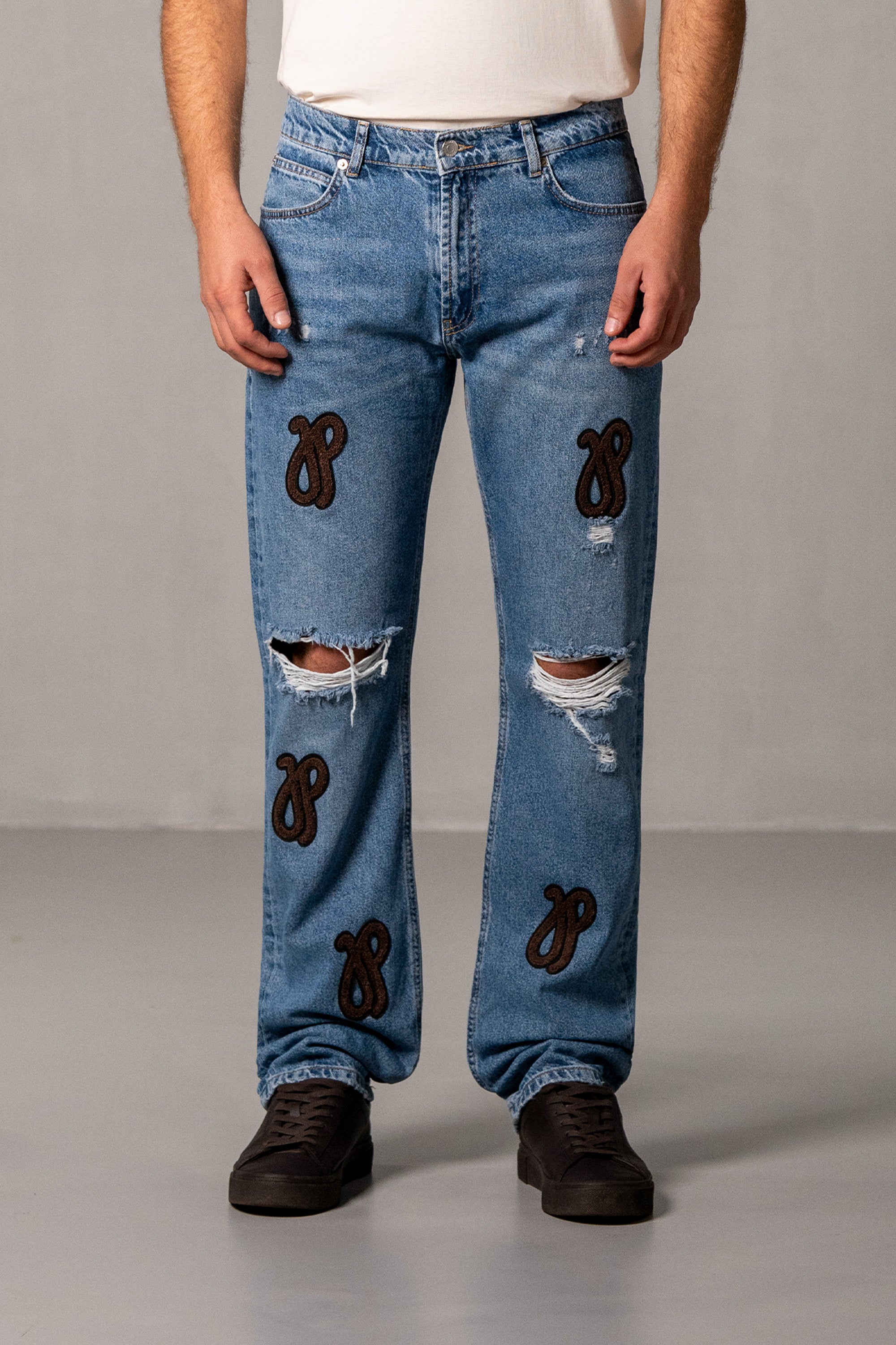 Herren Jeans Blau mit JIMI PALAIS Monogramm-Patches – Blau, Vorderansicht