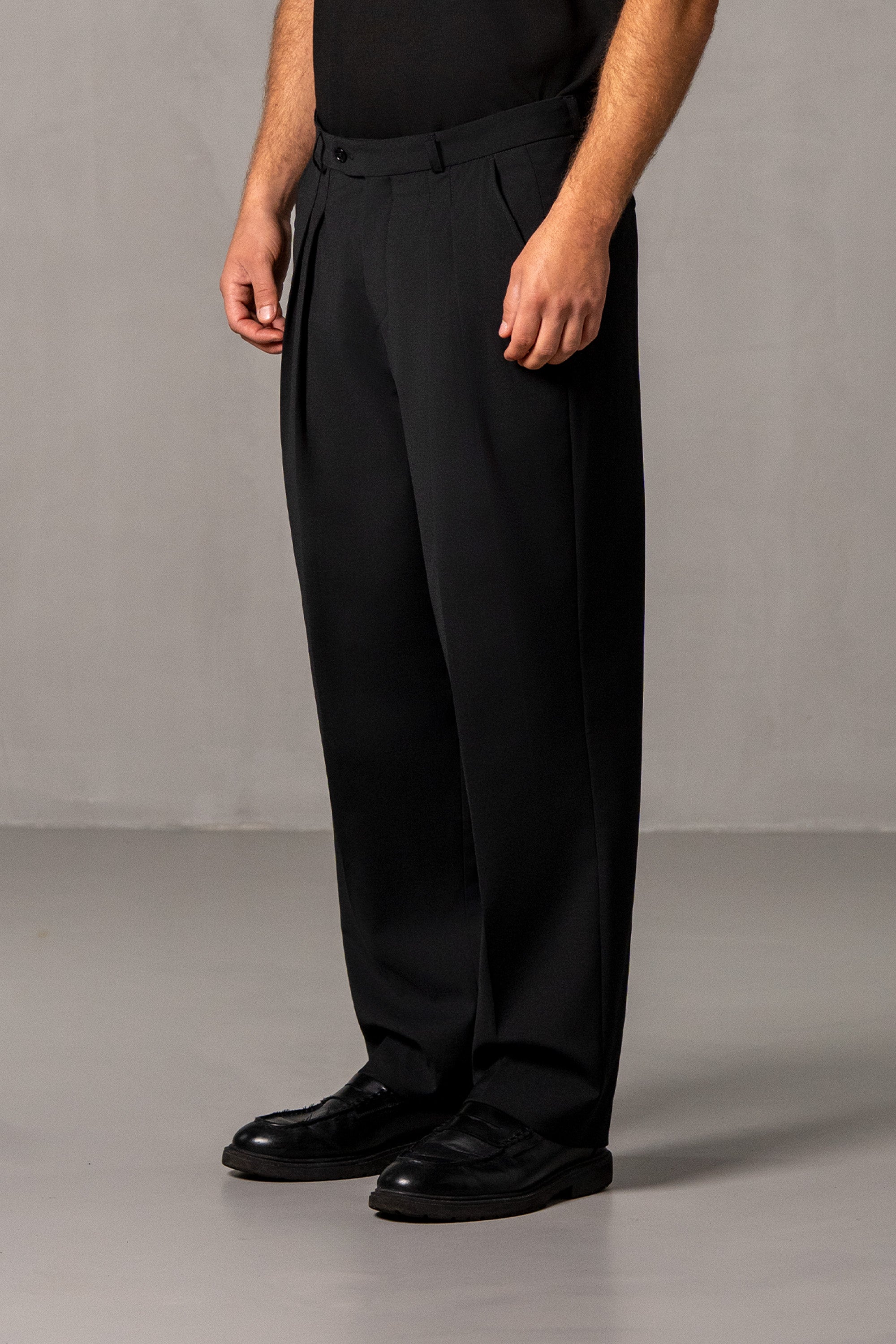 Herren Hose mit Nadelstreifen – Schwarz, Seitenansicht