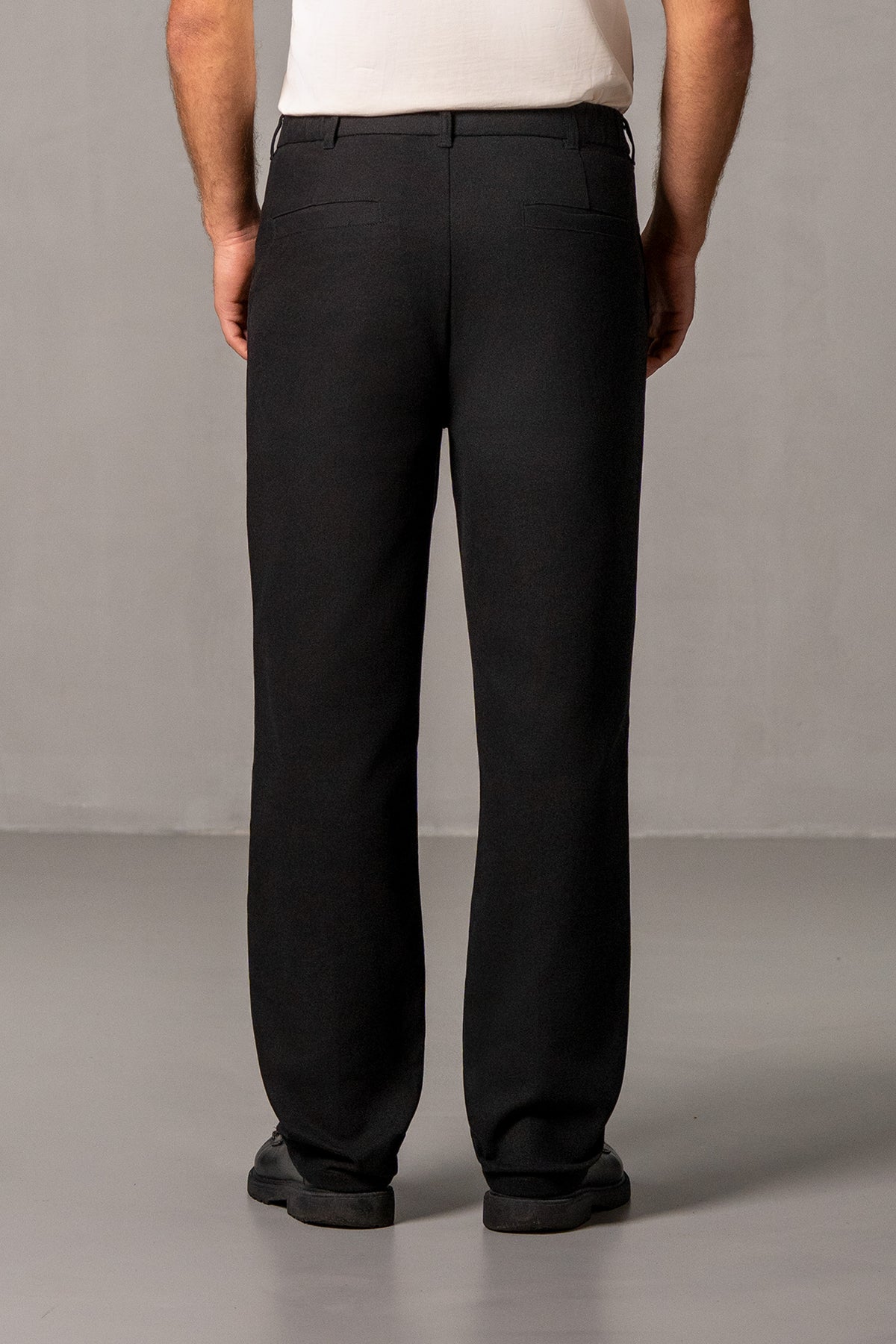 Herren Jeans Schwarz mit Bundfalte – Schwarz, Rückansicht